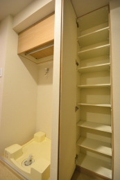 ���ʑ�E���ʏ� ���ʑ䗠�ɂ��֗��ȒI���[�X�y�[�X�B