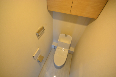 �g�C�� �g�C���X�y�[�X�B�㕔�ɂ͎��[�������܂��B