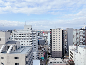 �Z�˂���̒��]�ʐ^ ���ꂽ���́A�k���m���̑�����Y���R�������邱�Ƃ��B