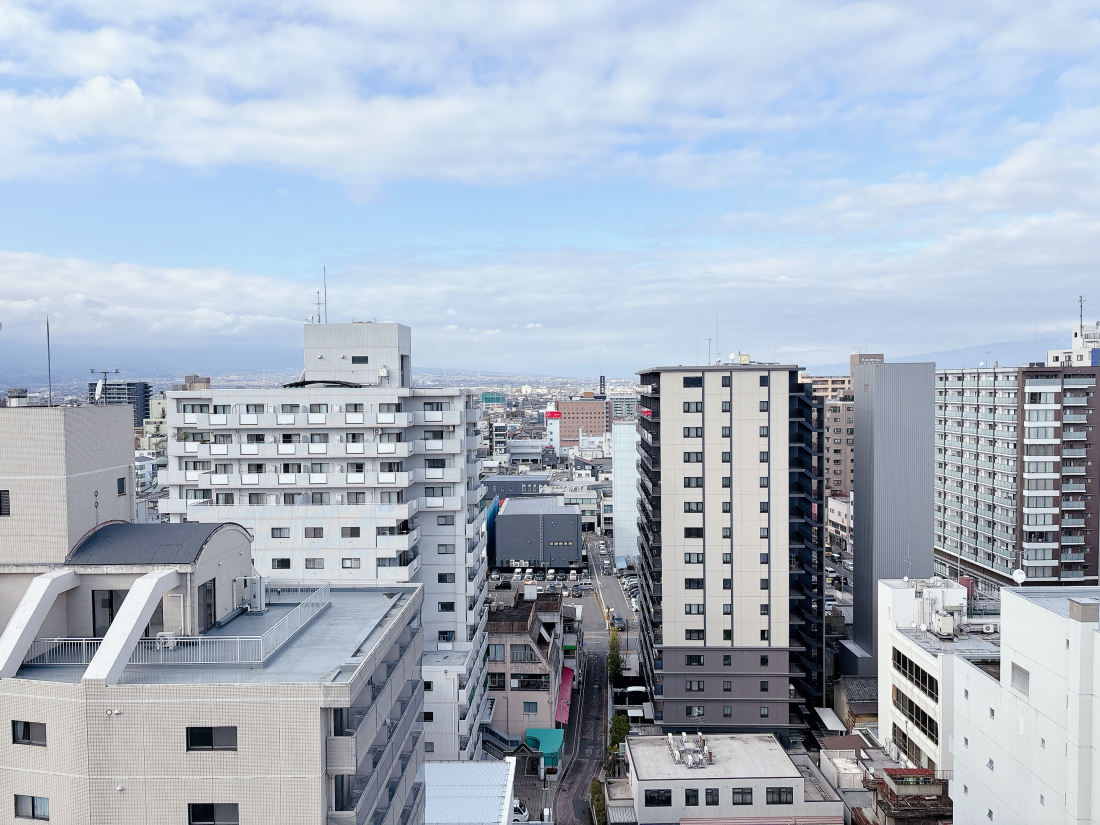 �Z�˂���̒��]�ʐ^ ���ꂽ���́A�k���m���̑�����Y���R�������邱�Ƃ��B